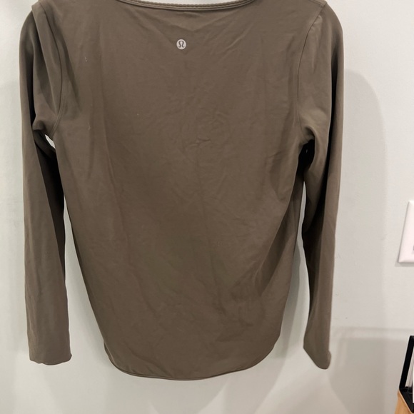 Lululemon wrap shirt Size 4 - Picture 2 of 3